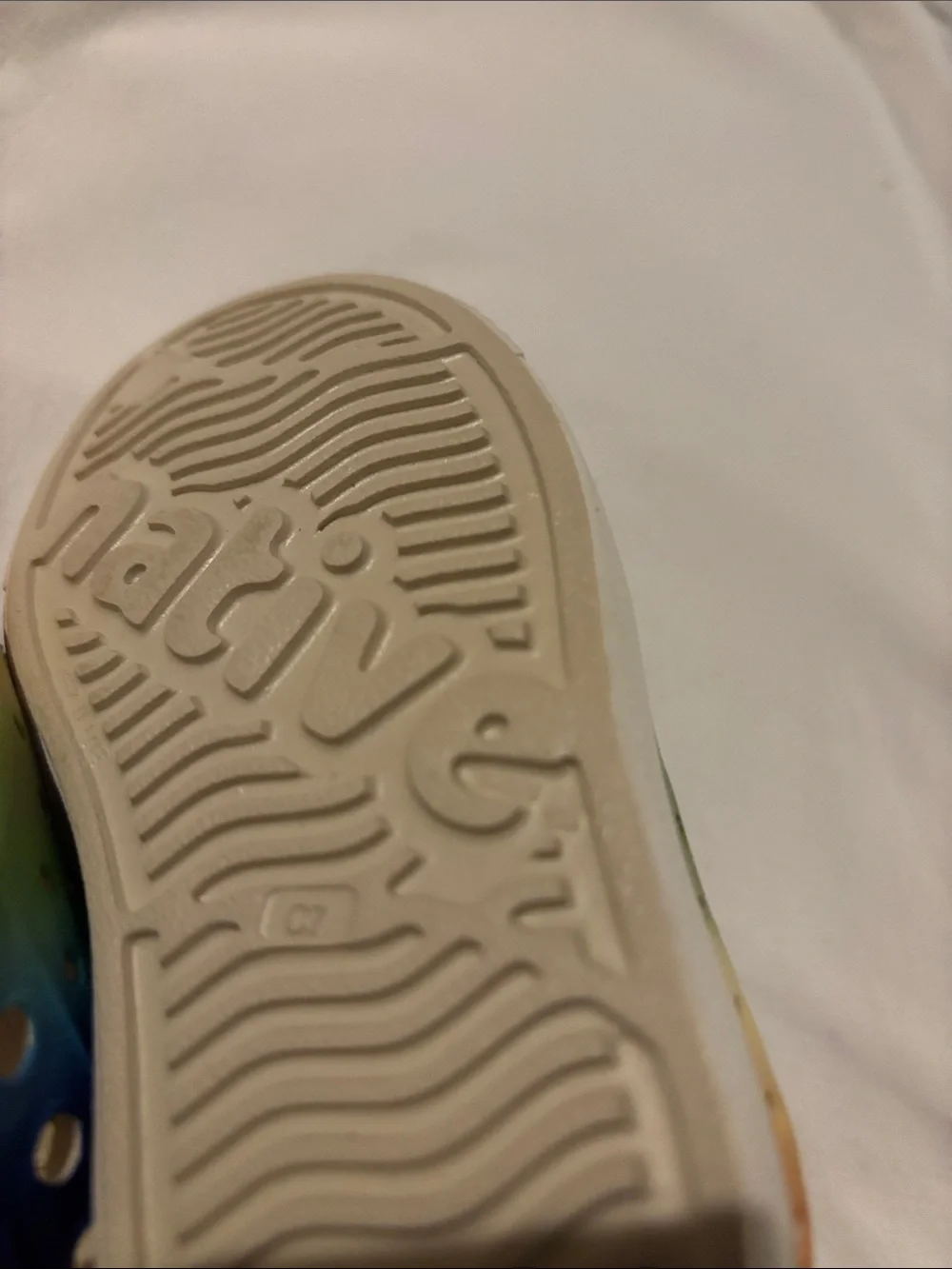 NWT Native Kids Slip-On Water Shoes in Rainbow Gradient